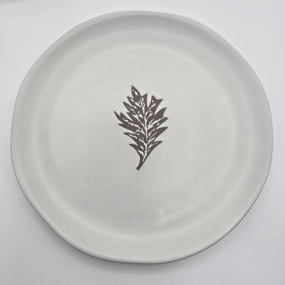 Bee & Willow Set Of 4 White Leaf Print Dessert Appetizer Salad Stoneware Plates